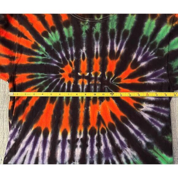 Gorgeous tie-dyed T-shirt. Excellent fall colors. - Picture 3 of 4